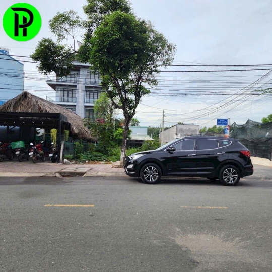 Bán lô góc 3 mặt tiền đường ngô quyền bến cát, Tphcm. cách chợ bến cát 150m.