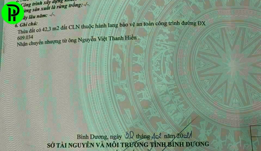 Chủ cần bán gấp lô đất Phú An 1 sẹc DT744, đường nhựa thông ra DT748. Cách chốt đèn xanh đỏ Bác sĩ Trung có xíu àk. Nhà dân đông, bán kính 1km có nhiều công ty xí nghiệp. 