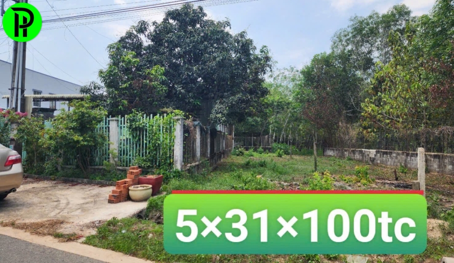 Sát bên trung tâm hành chính xã Dầu Tiếng, Tphcm